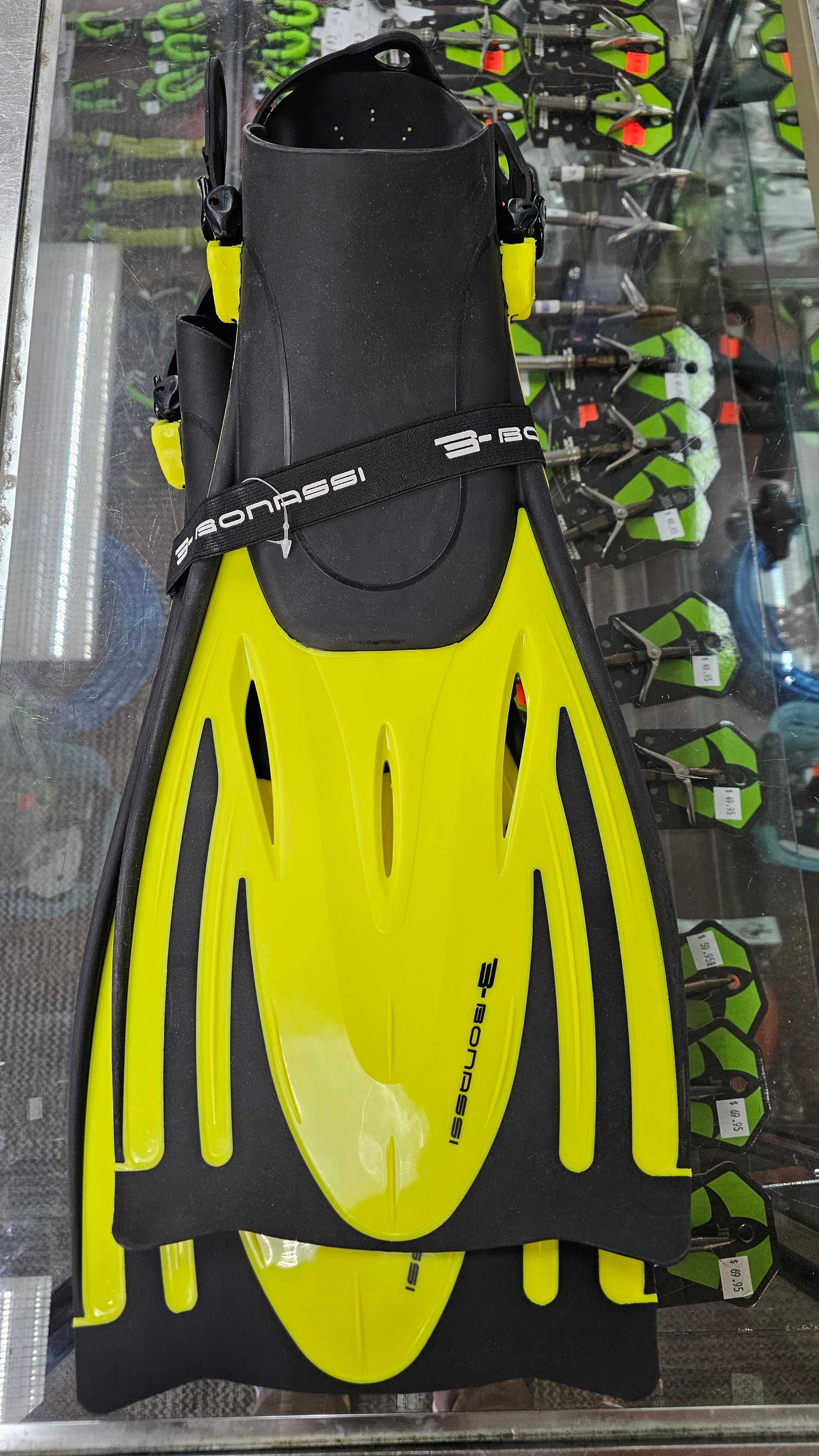 Bonassi Fins Size 9-13